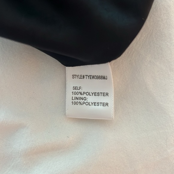 Dee Elly Floral Blouse - Picture 4 of 4